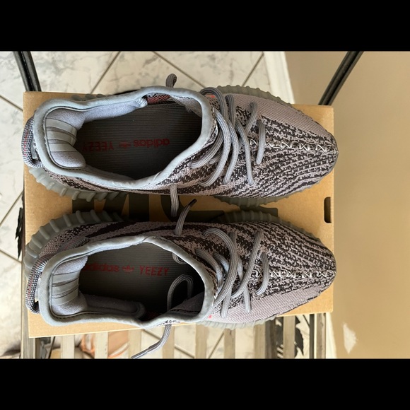 Adidas Yeezy Boost 350 v2 Beluga 2.0 size 8 9/10 condition - Picture 3 of 5